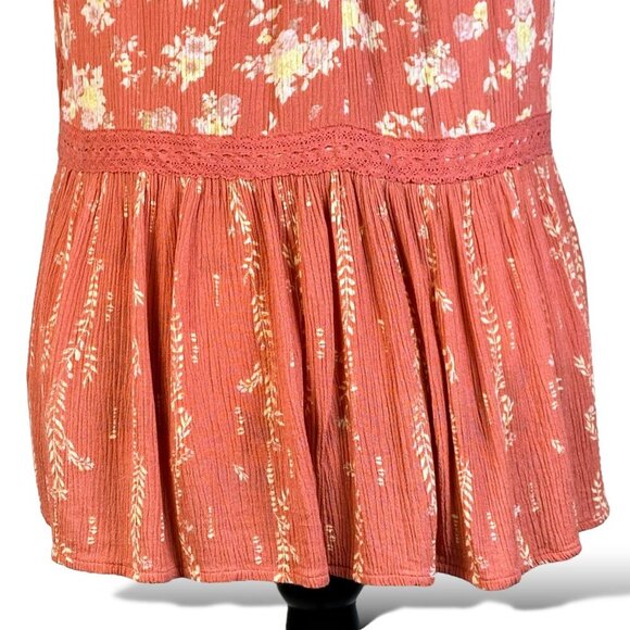 Maurices Top Womans Sz XS Coral Floral Sleeveless Peplum Crochet Lace Trim Tunic - Picture 7 of 13